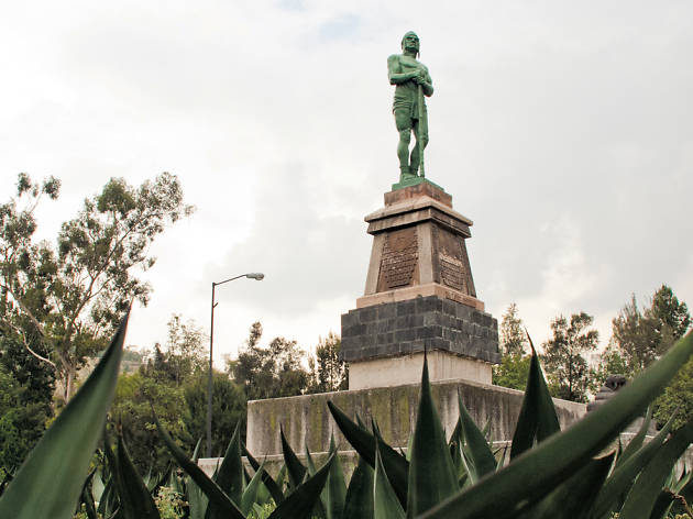 Estatua de los "indios verdes" Estatua de los "indios verdes"