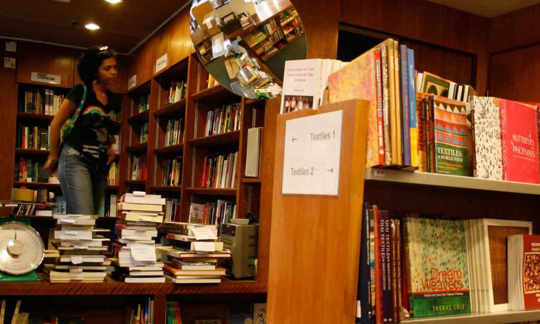 Select Books | Things to do in City Hall, Singapore