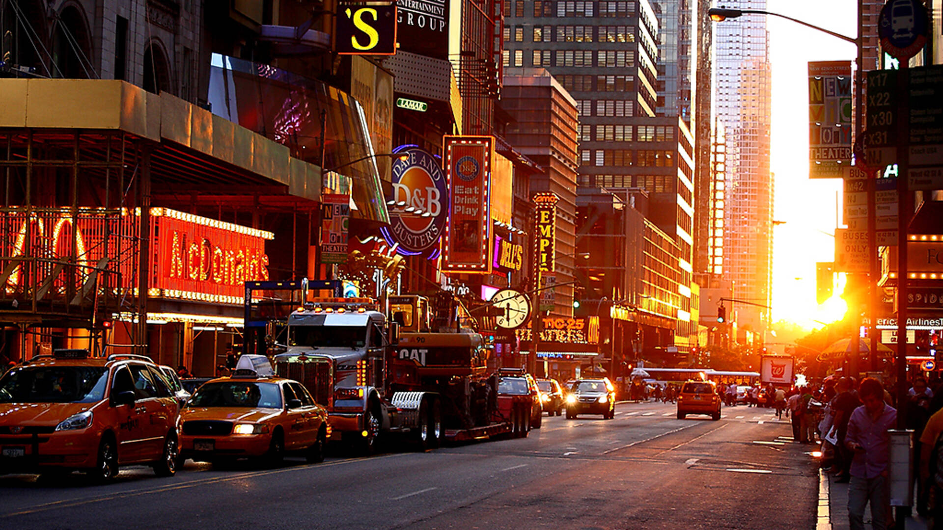 See a sunset NYC tourists will rave about with our pick of stunning photos