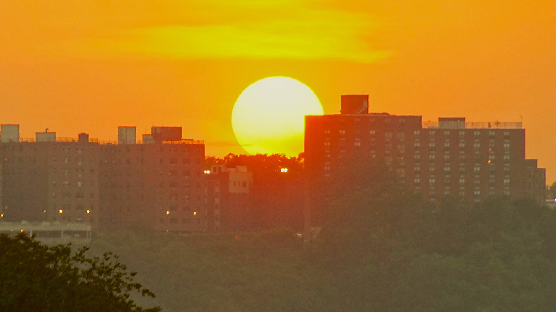 See a sunset NYC tourists will rave about with our pick of stunning photos