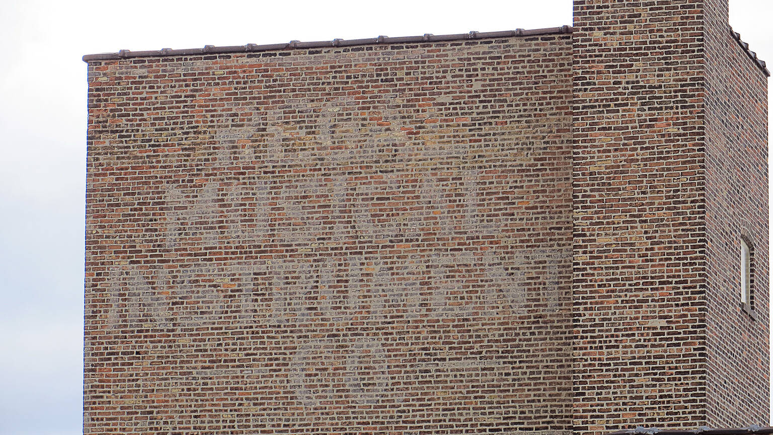 Ghost signs in Chicago advertisements from the past