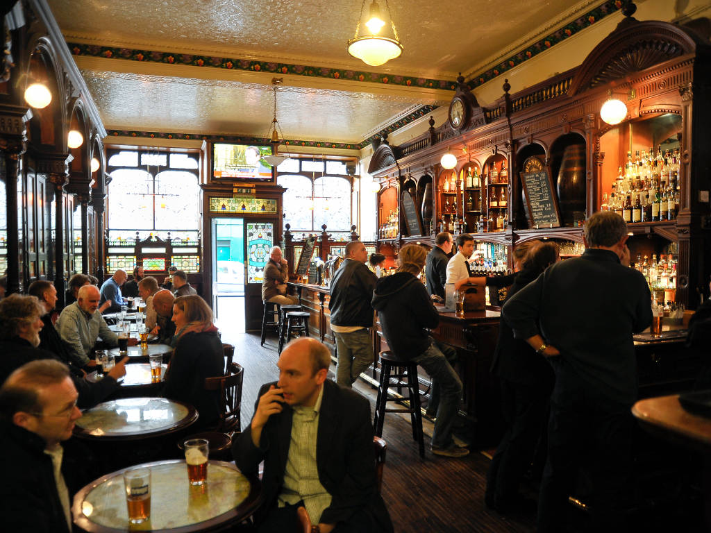 24 Best Pubs in Edinburgh Right Now