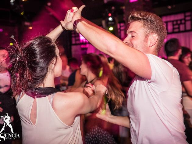 Esencia Salsa Club Esencia Salsa Club