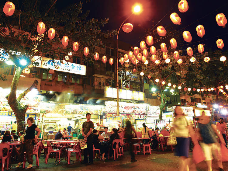 Indulge in street eats along Jalan Alor