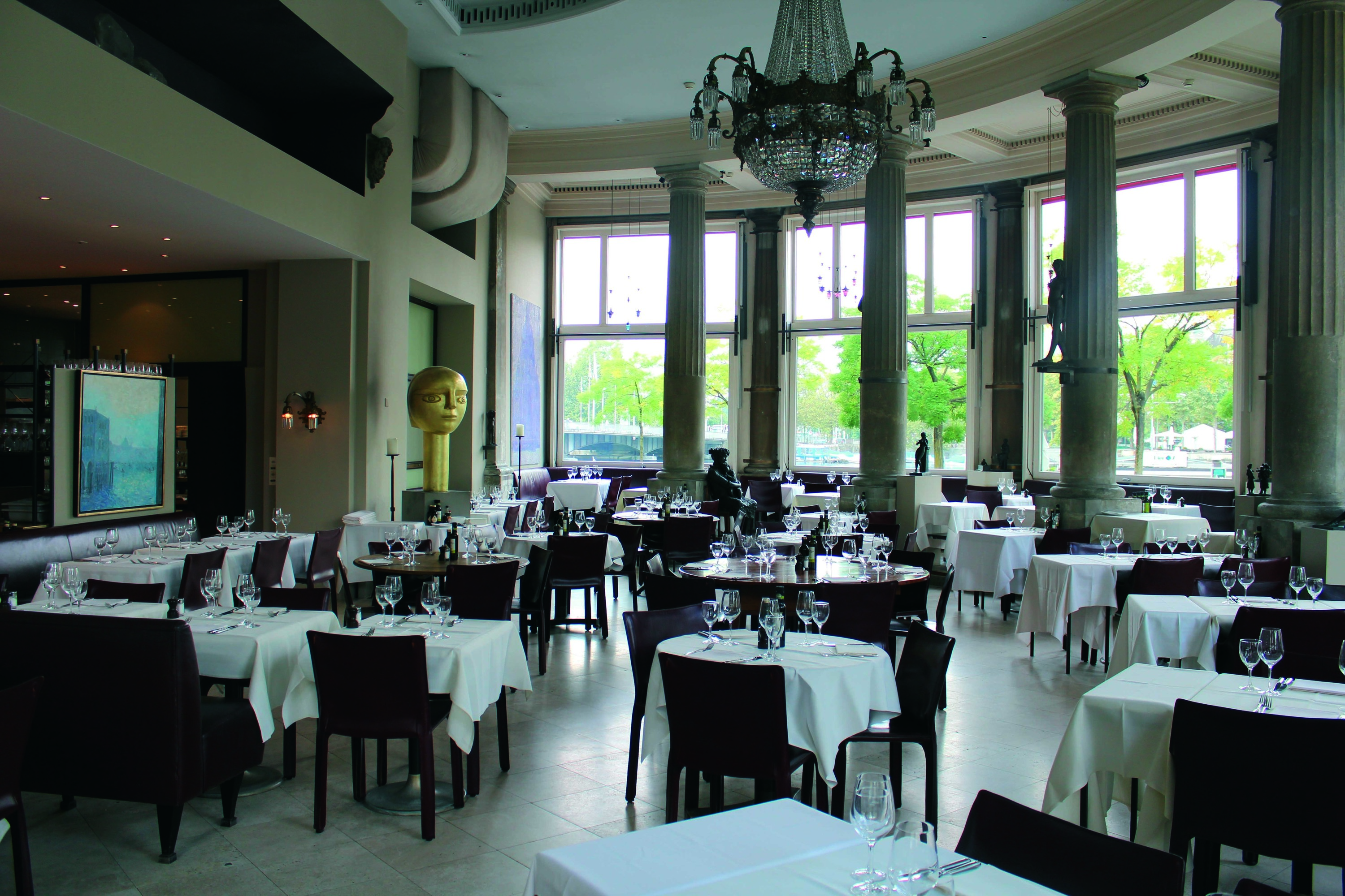 Terrasse Restaurants In Rathaus Switzerland