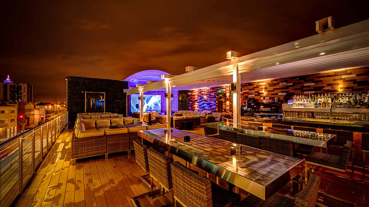 Touché Rooftop Lounge & Restaurant