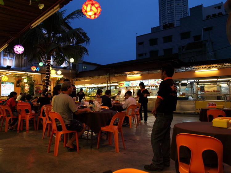 4am-5am: DeHappy Seafood Restaurant