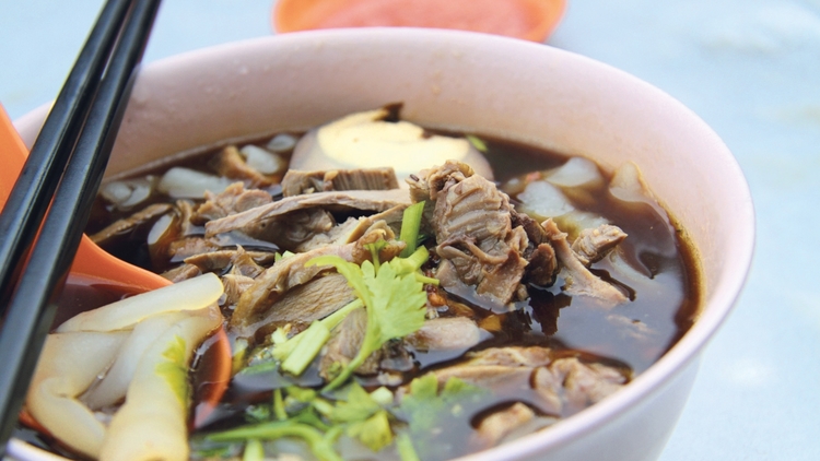 Mr Poh's duck koay chiap stall