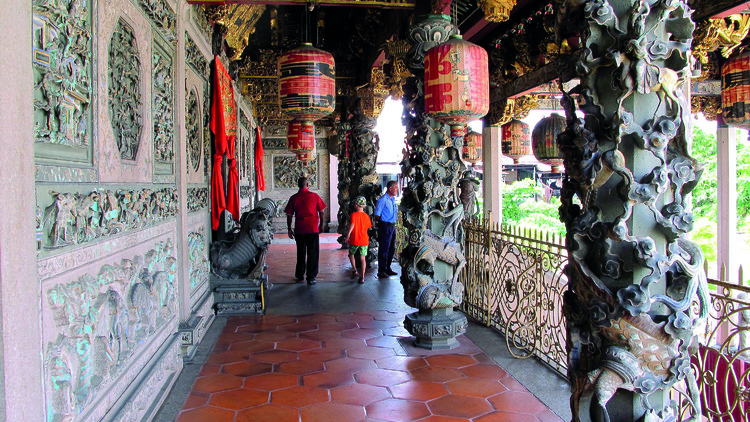 Khoo Kongsi carved columns