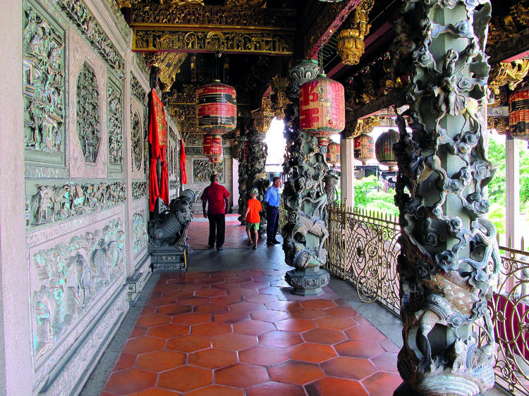 Khoo Kongsi carved columns