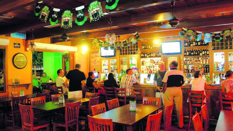 Healy Mac's, Straits Quay