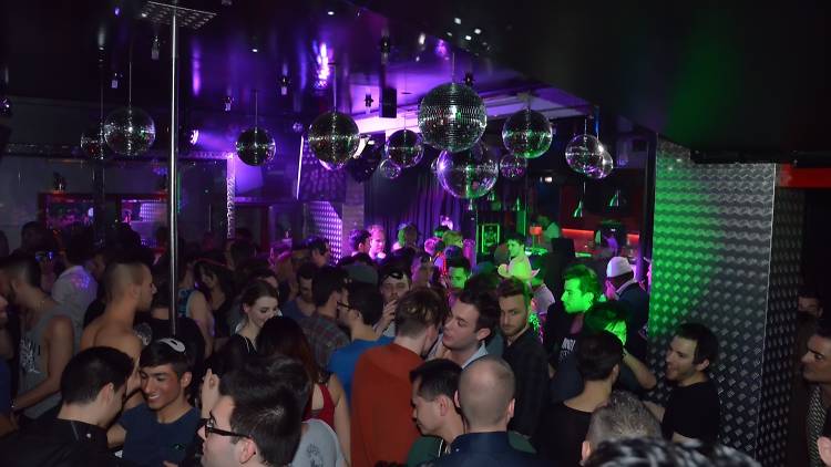 LESBIAN NIGHTLIFE IN PARIS — the gay locals