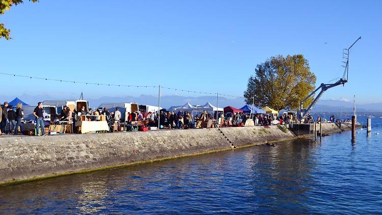 Puces de Nyon flea market