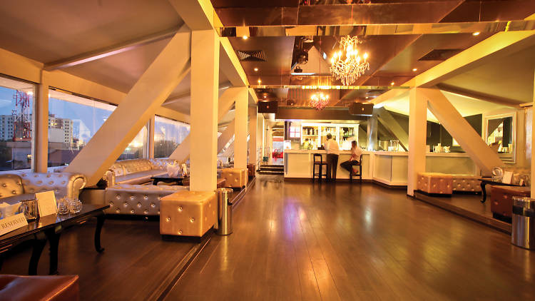 Clique is a restaurant and lounge in Colombo