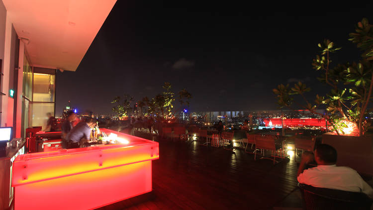 Cloud Red is a bar in Colombo