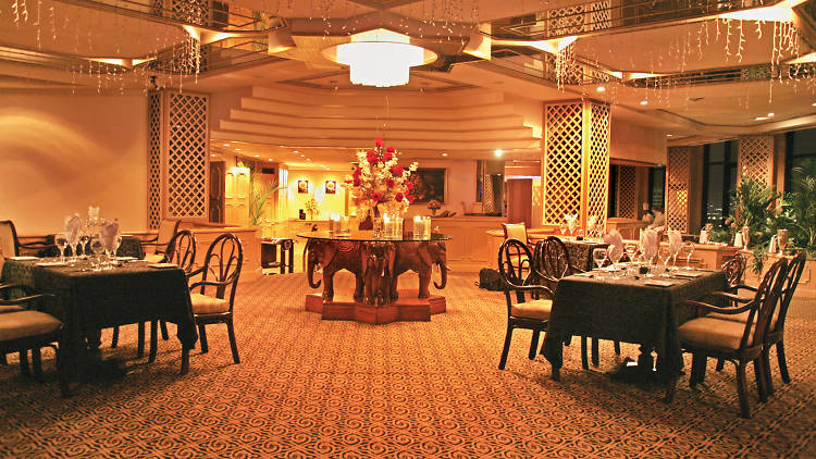 Galadari Hotel is a hotel in Colombo