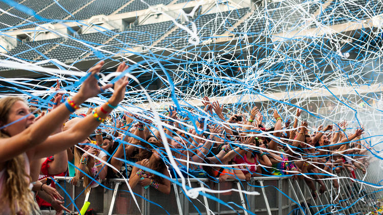 Spring Awakening Music Festival 2014, ravers head to Soldier Field for the EDM fest's final day.