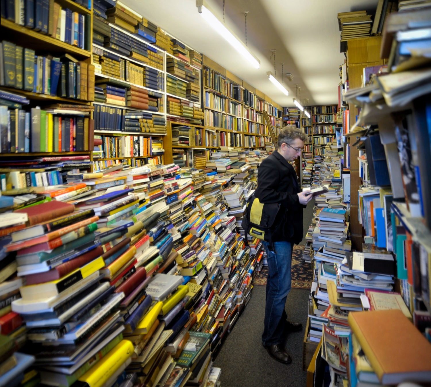 Second-hand book. Collect second hand books. Bookshop Scotland. Second-hand Bookshop.