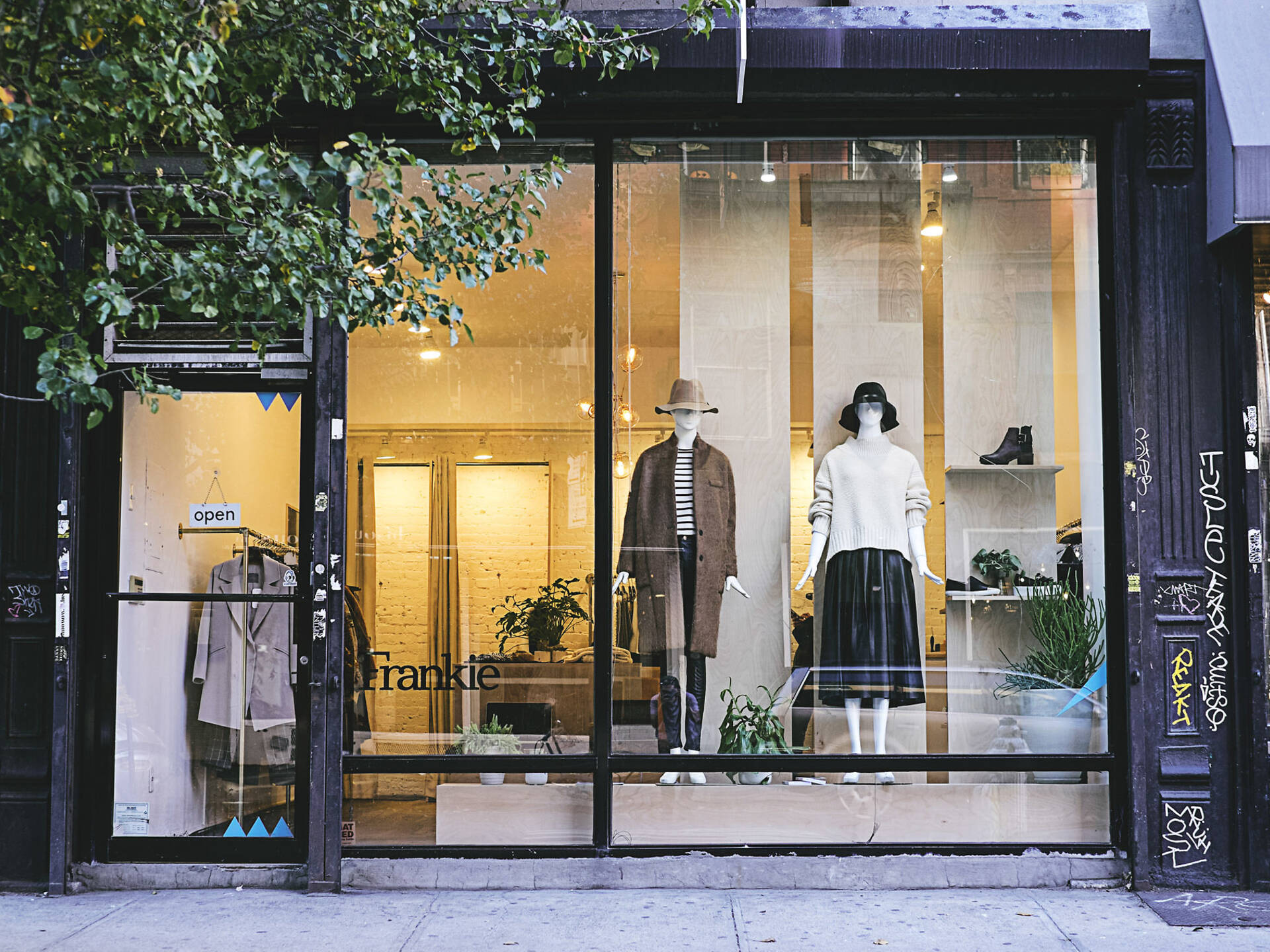 where-to-go-shopping-in-nyc-from-vintage-boutiques-to-chains