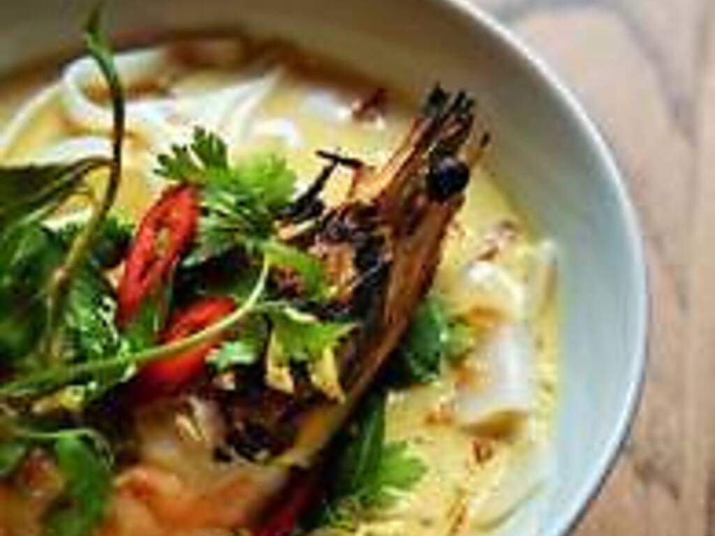 18 Best East Village Bars To Hit Up This Weekend