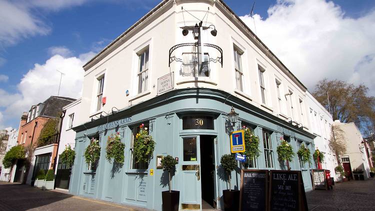 The Queens Arms, London, pub