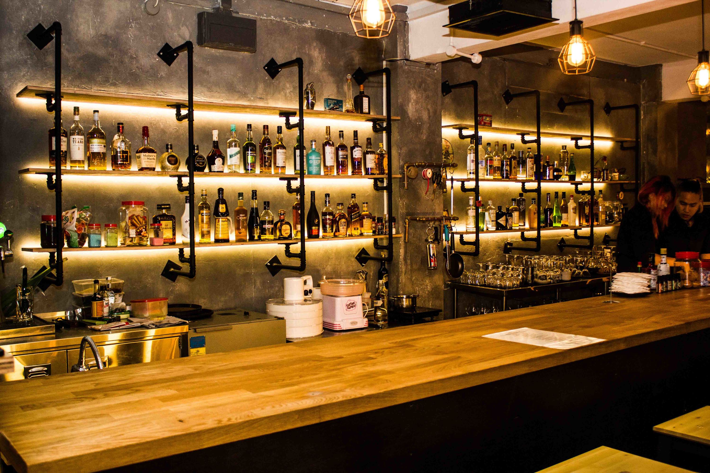 Hopscotch | Bars and pubs in Raffles Place, Singapore