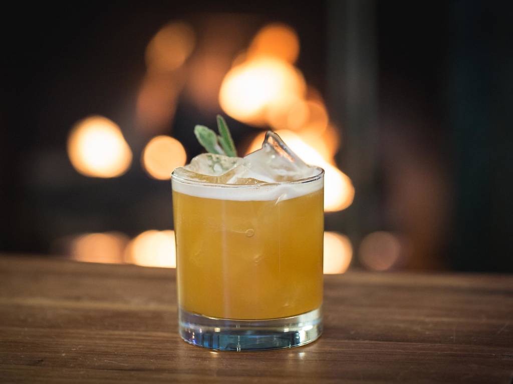 15 Best Bars in Los Angeles That You Should Drink at in 2021