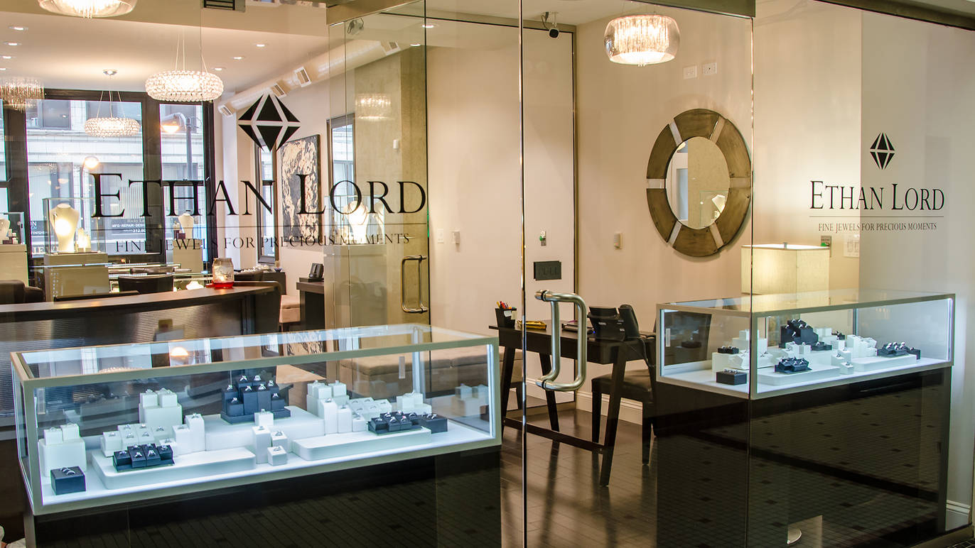 Ethan Lord Jewelers Shopping in Loop, Chicago