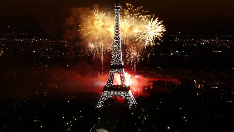 Tour Eiffel feu d'artifices