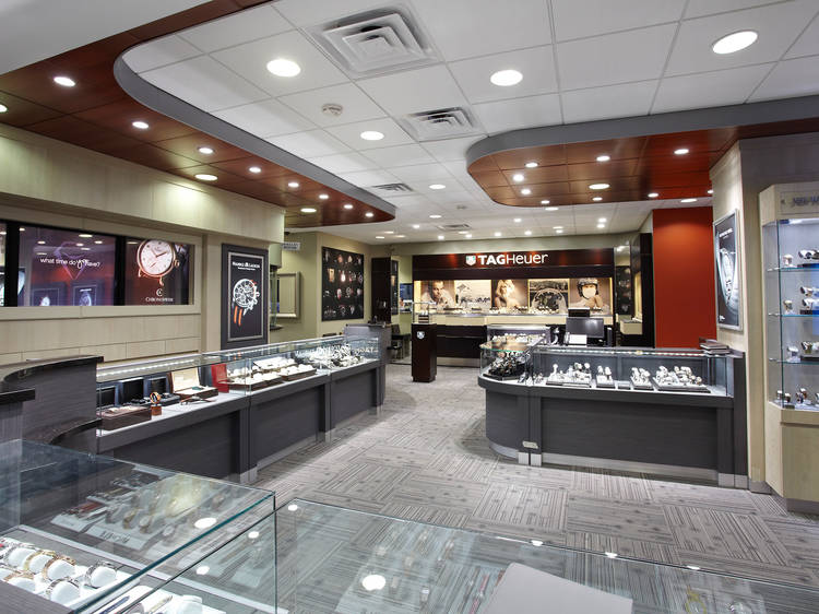 Jewelry stores in Chicago for engagement rings and earrings