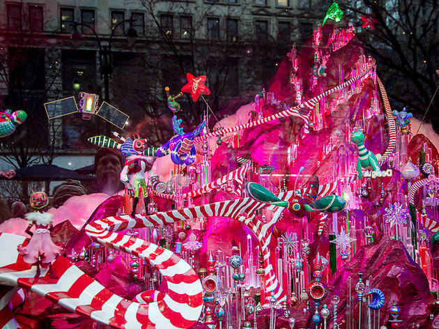the best christmas window displays in new york city new york christmas window displays 2019