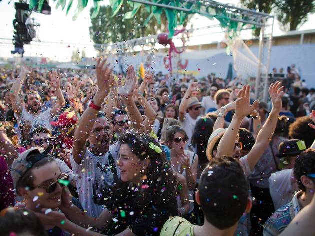 Fête dantesque • Otto10, Sous l’épave est la plage Fête dantesque • Otto10, Sous l’épave est la plage