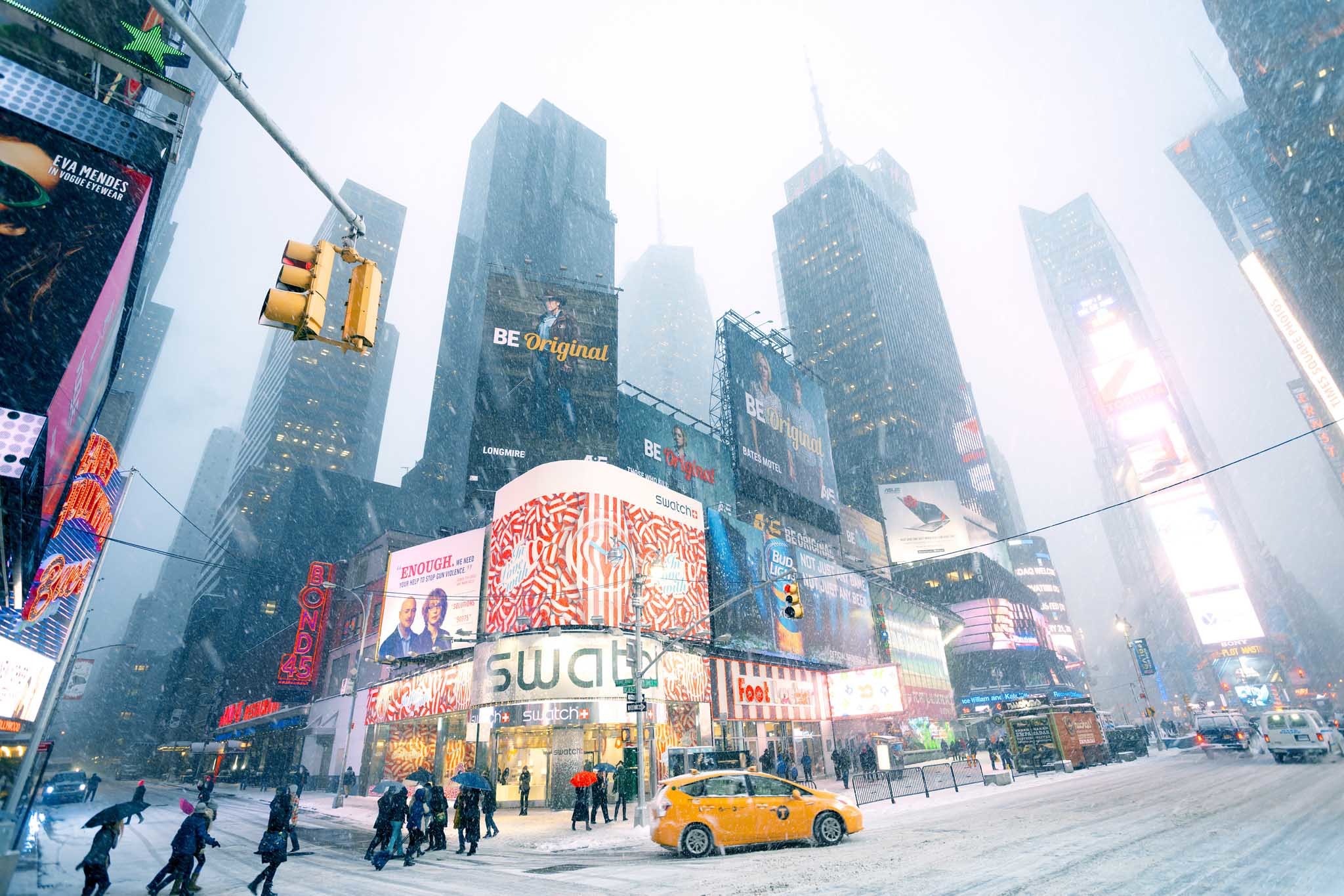 21 things that will happen to you while Christmas shopping in NYC
