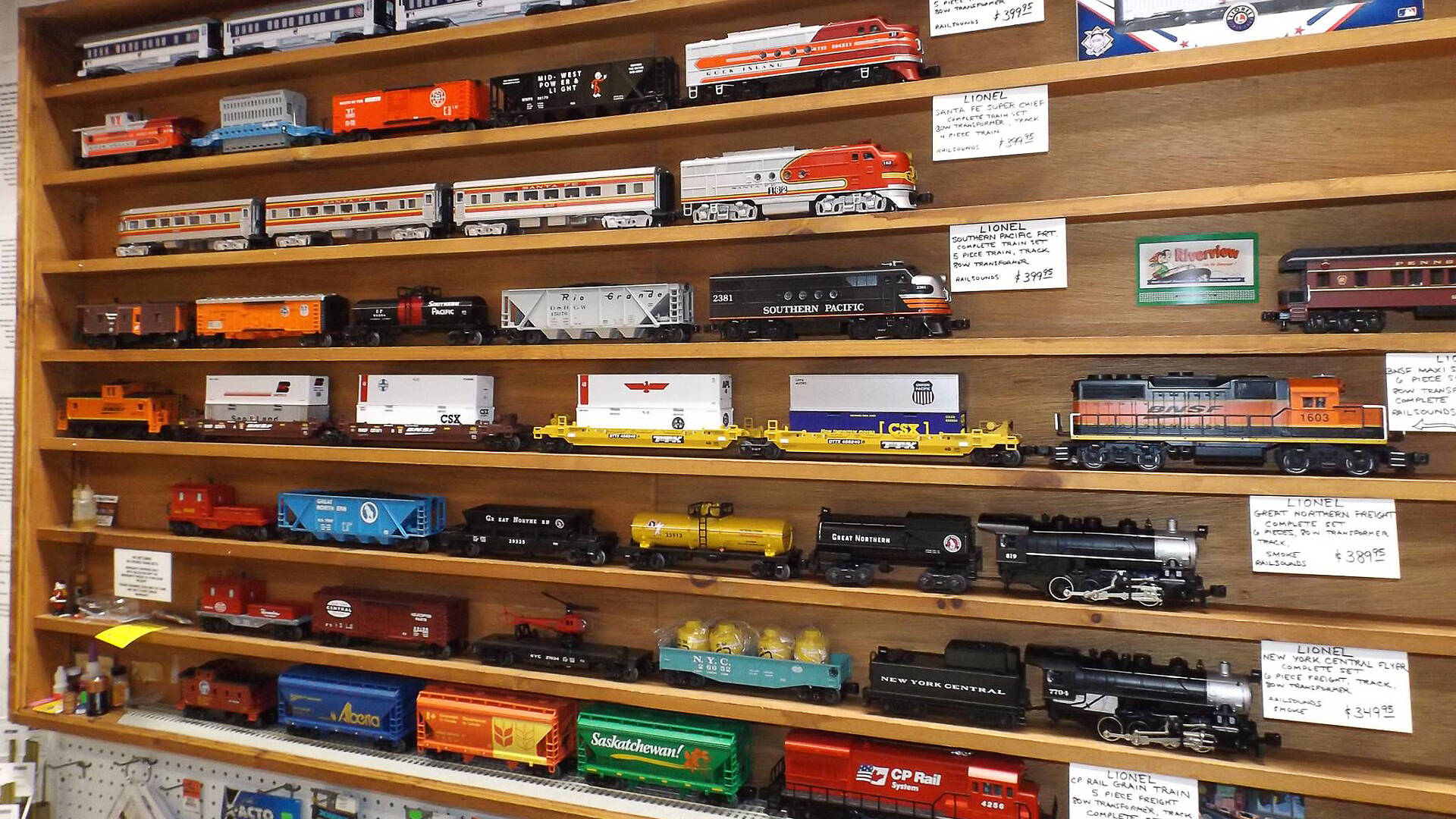 Berwyn's Toy Trains & Models Shopping in Suburbs, Chicago