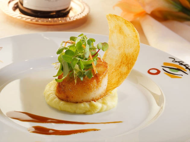 Picasso Pan-seared scallop at Picaso