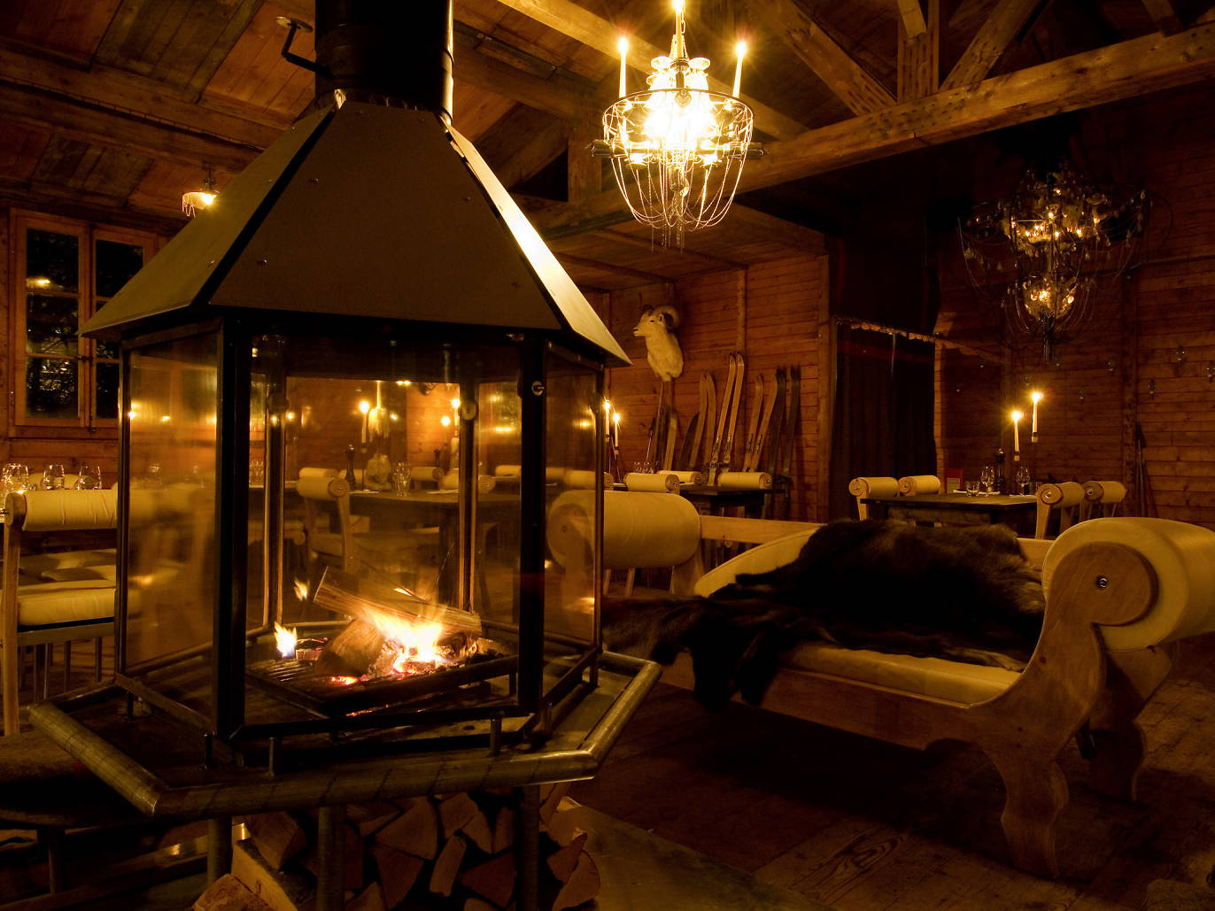 Where to eat fondue Find the best fondue restaurants in Switzerland