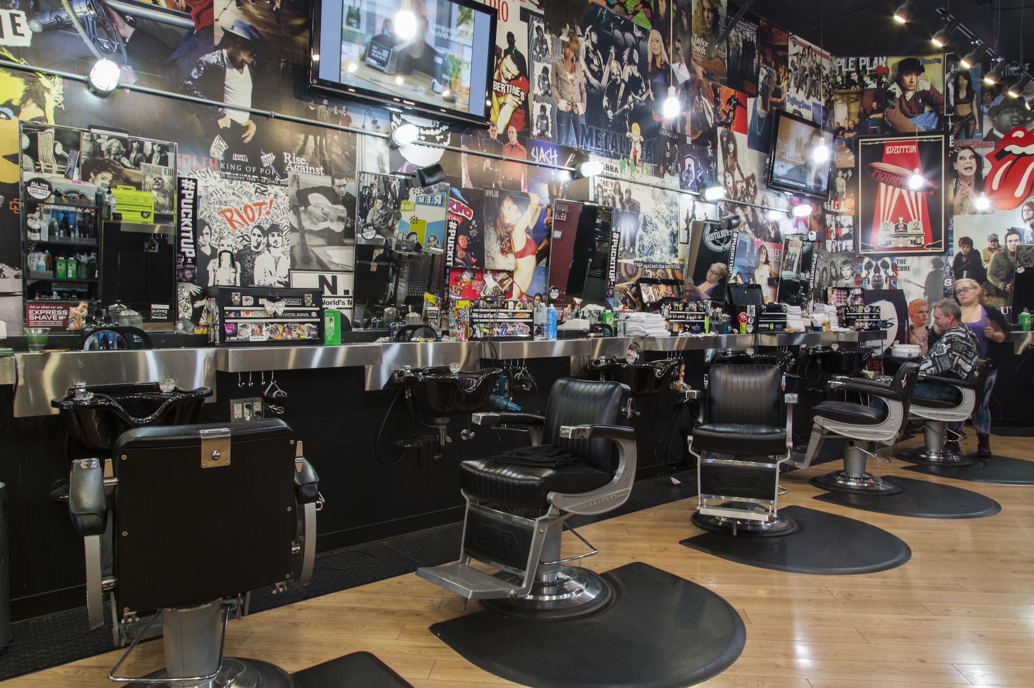 barber-shop-guide-to-the-best-spots-for-a-shave-and-haircut