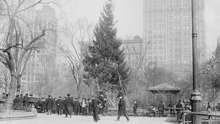 Christmas in New York at the Turn of the Century in 25+ Vintage Images