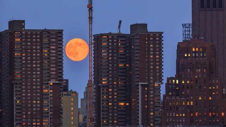 August 28, The Supermoon rises above Manhattan