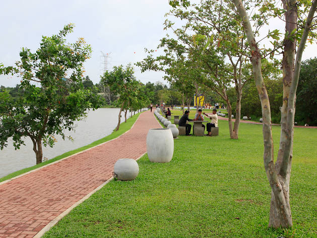 Diyawanna Oya Walking Tracks Diyawanna Oya Walking Tracks is a venue in Colombo