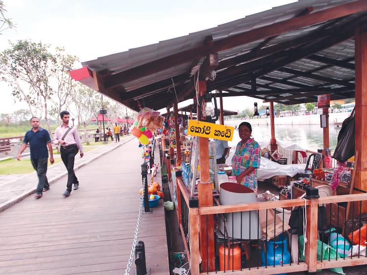Visit the Floating Market in Pettah