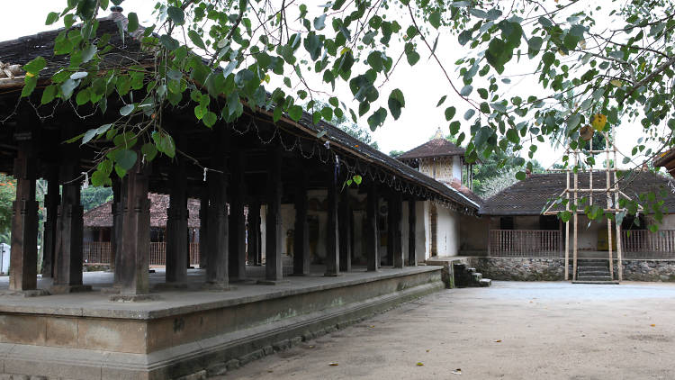 Embekke Devalaya is a temple in Kandy