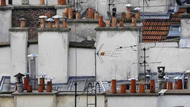 Michael Wolf, 'Blind Walls. Paris Roof Tops', 2014 / Courtesy de Michael Wolf et la galerie Particulière, Paris