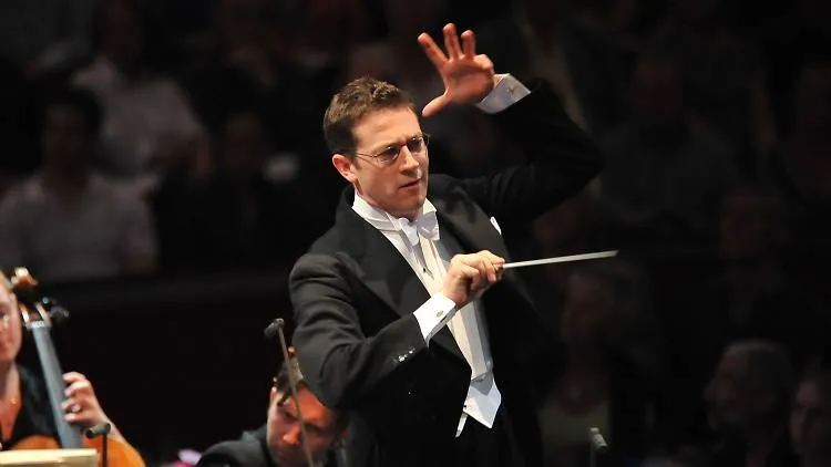 John Wilson and the John Wilson Orchestra