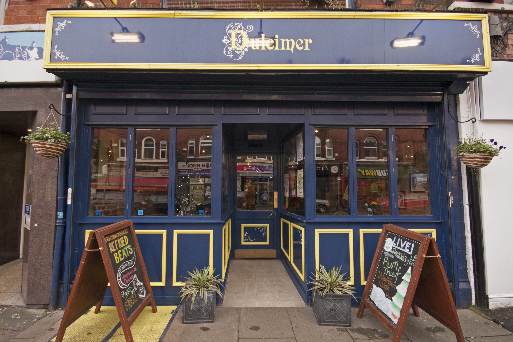 Dulcimer Bars and pubs in Manchester