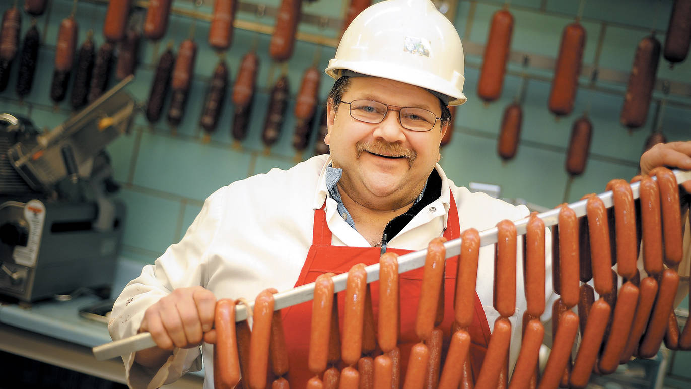 Romanian Kosher Sausage Co. Shopping in Rogers Park, Chicago