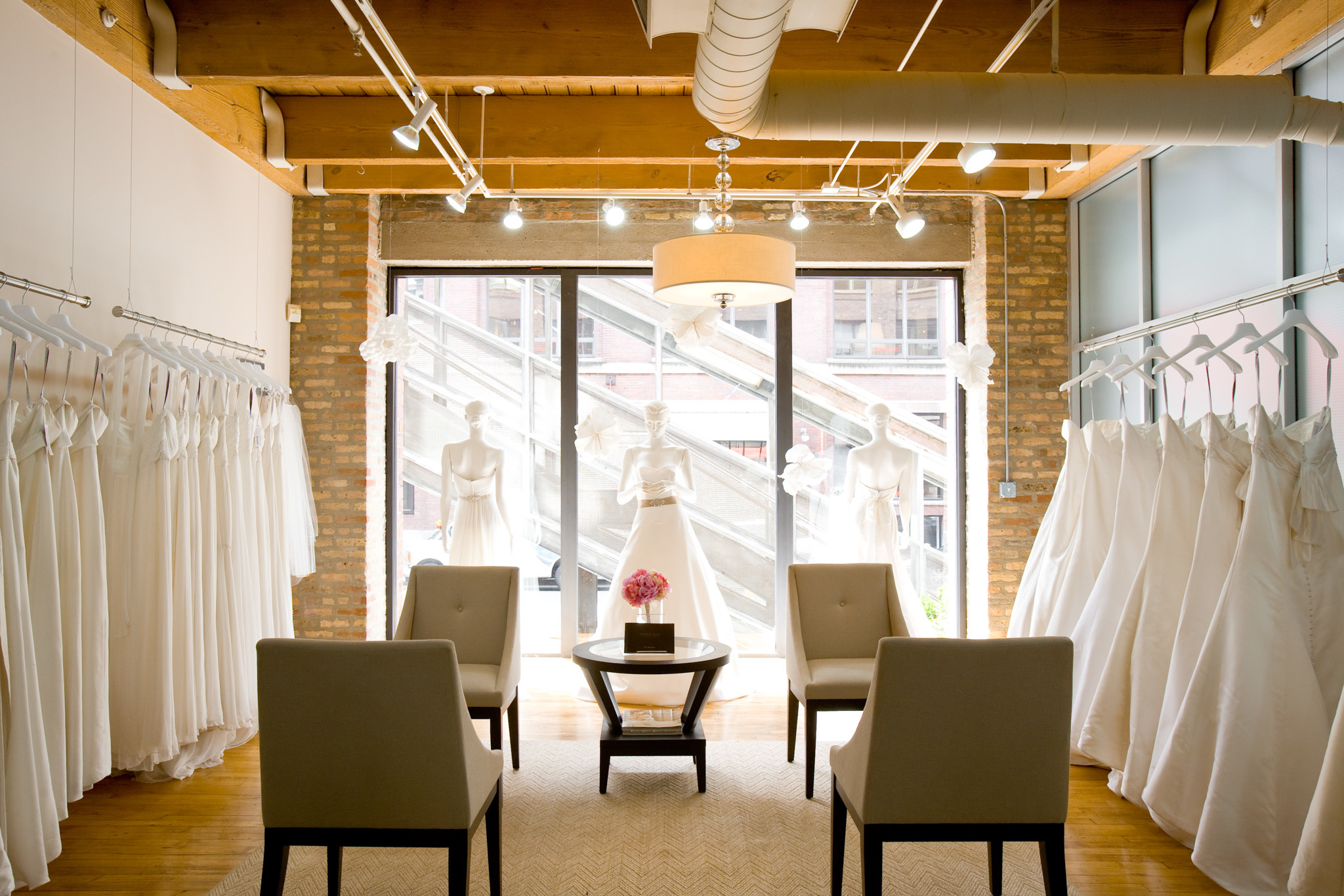 The best bridal  shops  in Chicago  for the perfect wedding  dress 