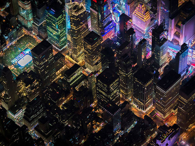 17 jaw-dropping nighttime photos of NYC taken from a chopper