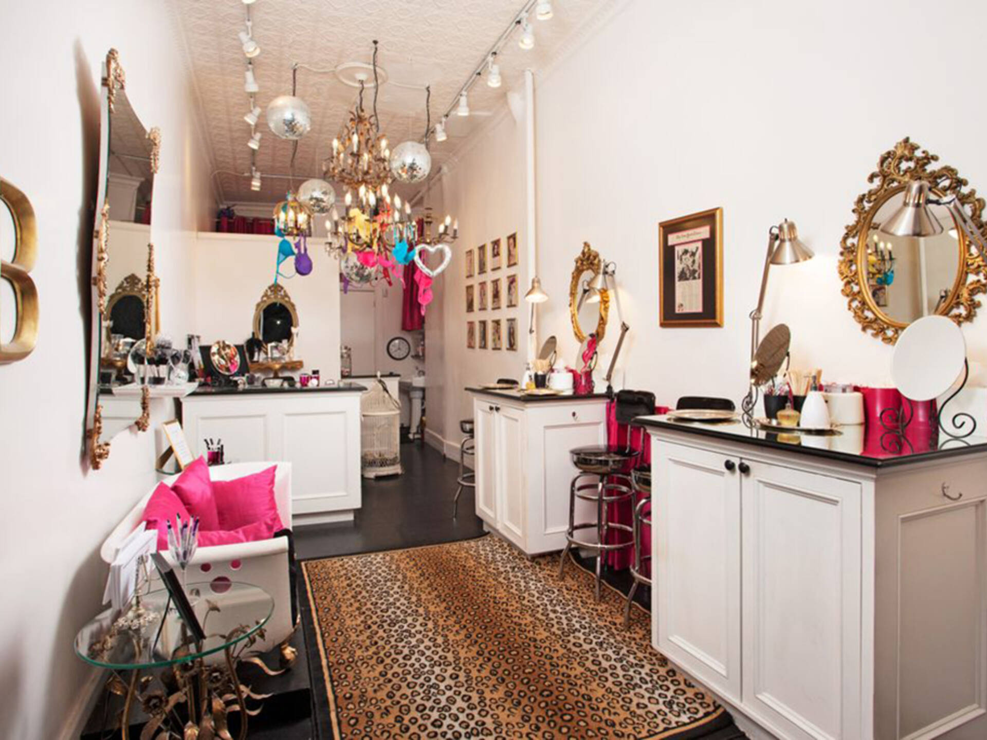 Thread Brow Bar Best brow bars in NYC for eyebrow threading, tweezing or waxing