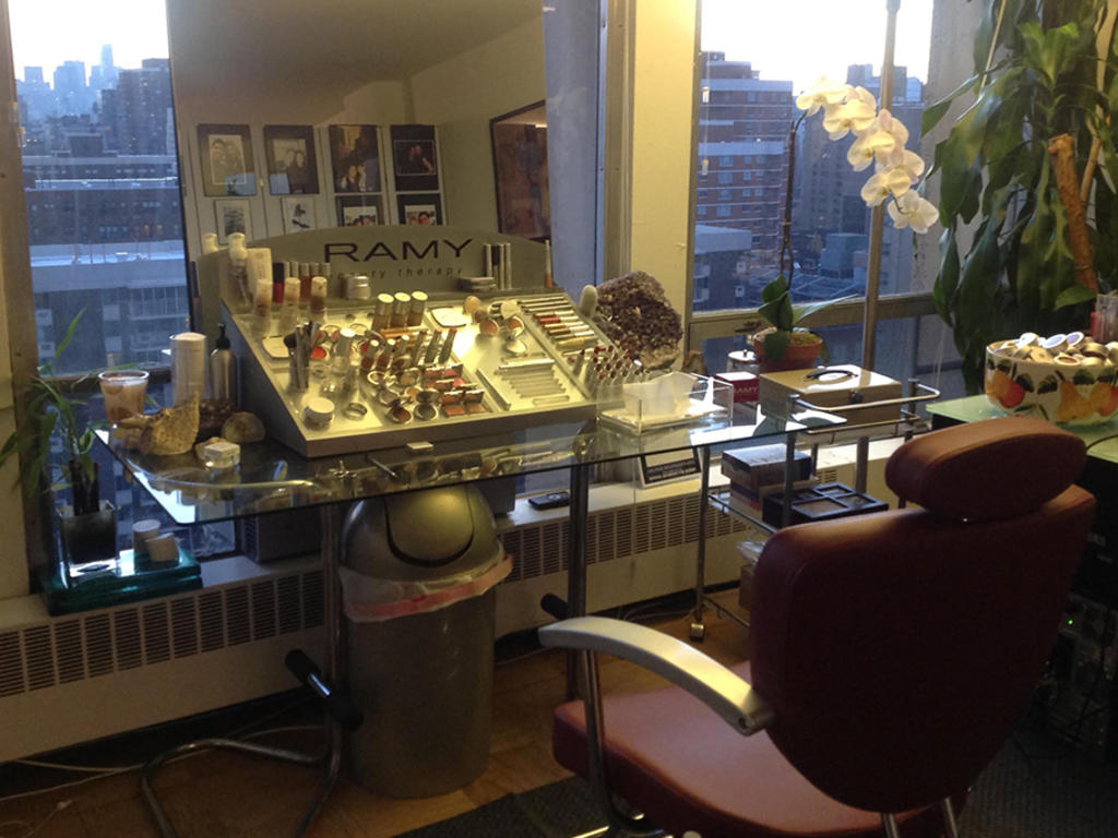 Best brow bars in NYC for eyebrow threading, tweezing or waxing